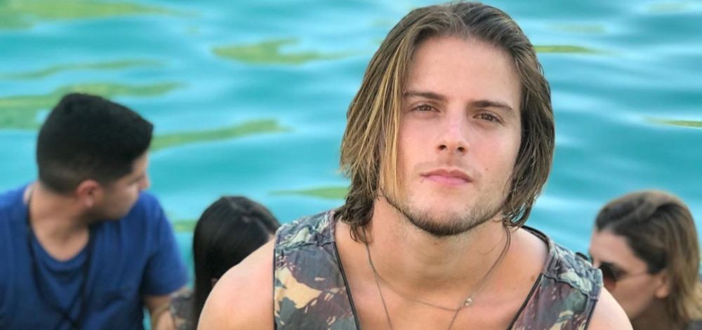 BBB Daniel fica excitado e deixa público chocado tamanho do pênis