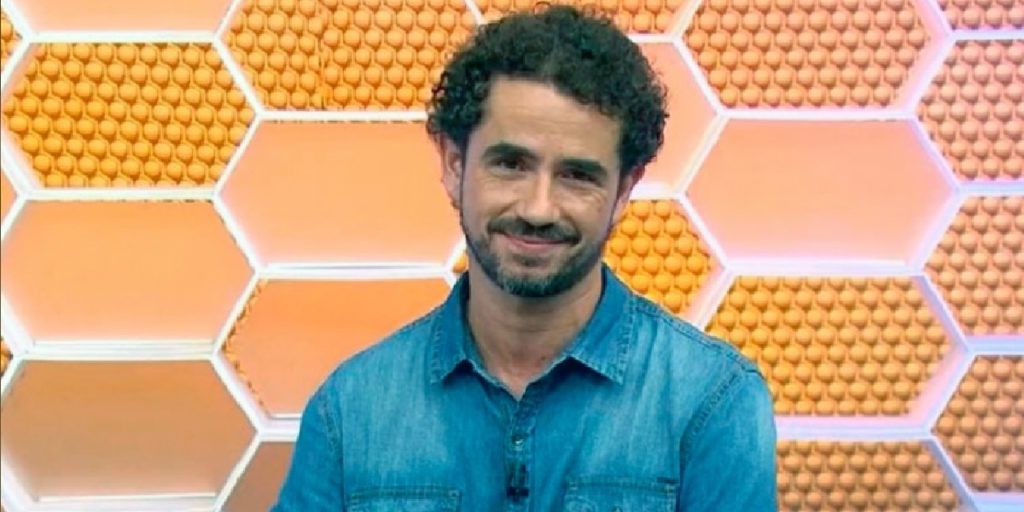 Felipe Andreoli teme vazamento de nudes e fica sem reação