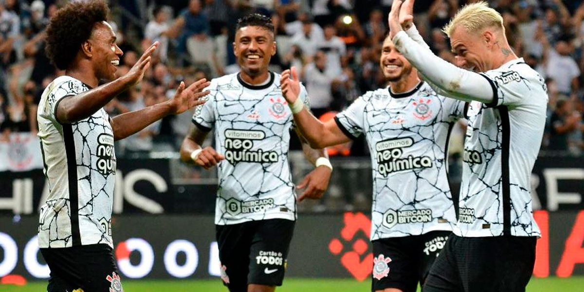 Craque Do Corinthians Volta Atr S E Quer Acertar Novo Time