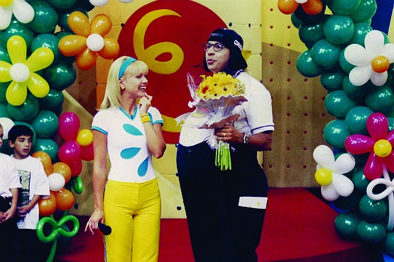 Após dez anos, Eliana recebe o Chiquinho em seu programa - TV Foco