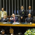 João Roberto Marinho na mesa com deputados (Foto: André Coelho/Agência O Globo