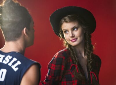 Angel (Camila Queiroz) e Visky (Rainer Cadete)
(Foto: Globo/Estevam Avellar)