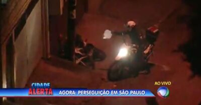 Policial atira em bandido e imagens são mostradas ao vivo pela Record (Foto: Reprodução)