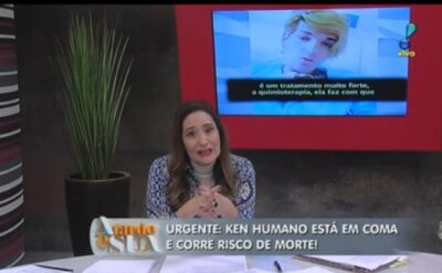 Sônia Abrão comenta as últimas da TV ao lado de Aaron Racanicchi (Foto: Reprodução / RedeTV!)