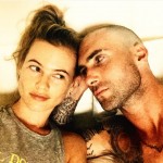 Adam Levine e sua mulher, a modelo Behati Prinsloo (Foto: Reprodução / Instagram)