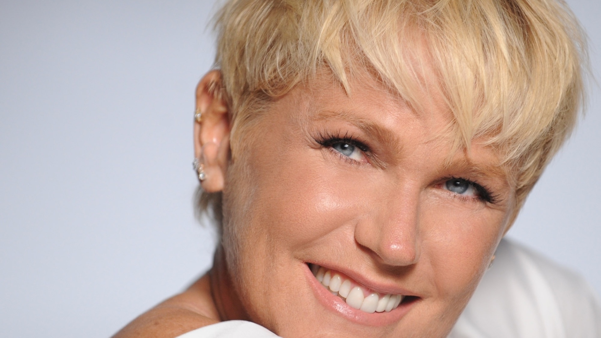 Programa Da Xuxa Ganha Contas Ativas Em Diversas Redes Sociais Tv Foco