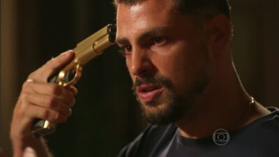 Juliano (Cauã Reymond) em cena de 