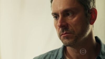 Romero Rômulo (Alexandre Nero) em cena de 