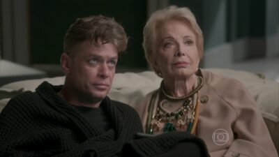 Arthur (Fábio Assunção) e Stelinha (Glória Menezes) em cena de 