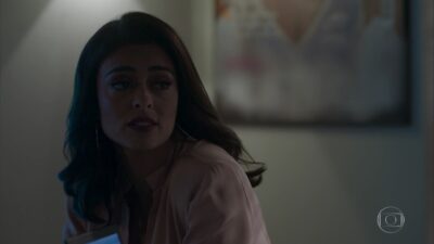 Carolina (Juliana Paes) em cena de 