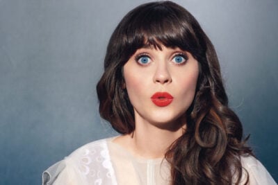 Atriz Zooey Deschanel, protagonista  de 