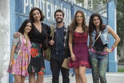 Shirlei (Sabrina Petraglia), Francesca (Marisa Orth), Giovanni (Jayme Matarazzo), Tancinha (Mariana Ximenes) e Carmela (Chandelly Braz)
(Foto: Globo/Estevam Avellar)