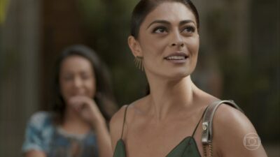 Carolina (Juliana Paes) em cena de 