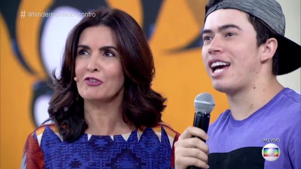 O Youtuber Whindersson Nunes com a apresentadora Fátima Bernardes no "Encontro" (Foto: Divulgação)