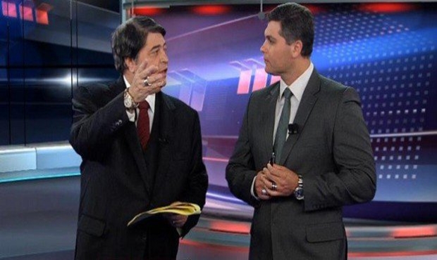 Joel Datena e seu pai José Luiz Datena no programa Brasil Urgente (Foto: Reprodução)