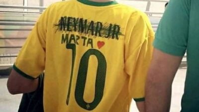 Menino trocou nome de Neymar por Marta em camisa da Seleção
(Foto: Reprodução/Instagram)