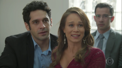 Beto (João Baldasserini) e Tancinha (Mariana Ximenes) em cena de 