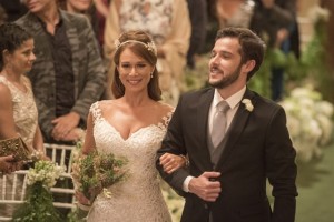 Tancinha (Mariana Ximenes) e Giovanni (Jayme Matarazzo) em 'Haja Coração' (Foto: Globo/João Cotta)