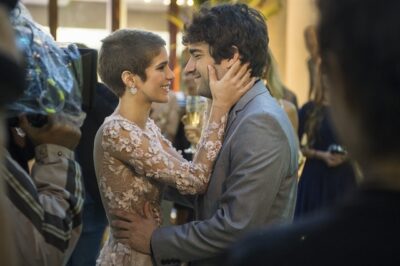 Letícia (Isabella Santoni) e Tiago (Humberto Carrão) em 