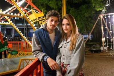 Pedro (Chay Suede) e Helô (Isabelle Drummond) em cena de 