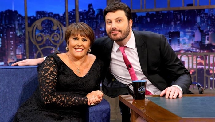 A sensitiva Márcia Fernandes com Danilo Gentili no "The Noite" (Foto: Lourival Ribeiro/SBT)