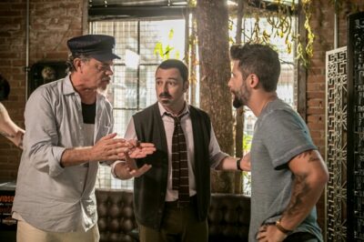 Patrick (Jean Pierre Noher), Damasceno (Emilio Orciollo Neto) e Mario (Bruno Gagliasso) em 'Sol Nascente'
(Foto: Globo/Raquel Cunha)