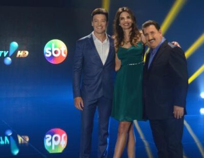 Artistas das três emissoras, juntos, divulgando parceria (Foto: Divulgação)