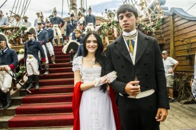 Anna (Isabelle Drummond) e Piatã (Rodrigo Simas) em 'Novo Mundo'
(Foto: Globo/João Miguel Júnior)