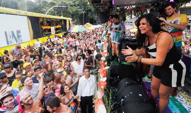 Gretchen anima carnaval em São Paulo e comanda bloco (Foto: Reprodução)