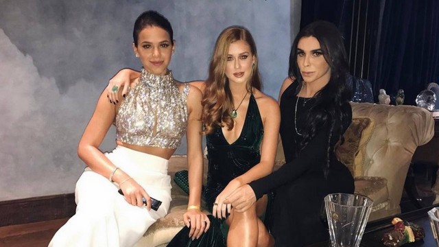 Bruna Marquezine coloca ponto final em boatos de rivalidade com Marina Ruy Barbosa