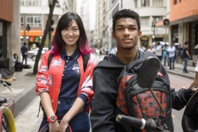 Tina (Ana Hikari) e Anderson (Juan Paiva) em 'Malhação: Viva a Diferença'
(Foto: Globo/Ramón Vasconcelos)