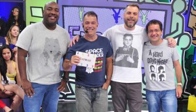 Ângelo Campos, Tatola Godas, Dennys Motta e Ricardinho Mendonça apresentam o Encrenca. (Foto: Divulgação/RedeTV!)