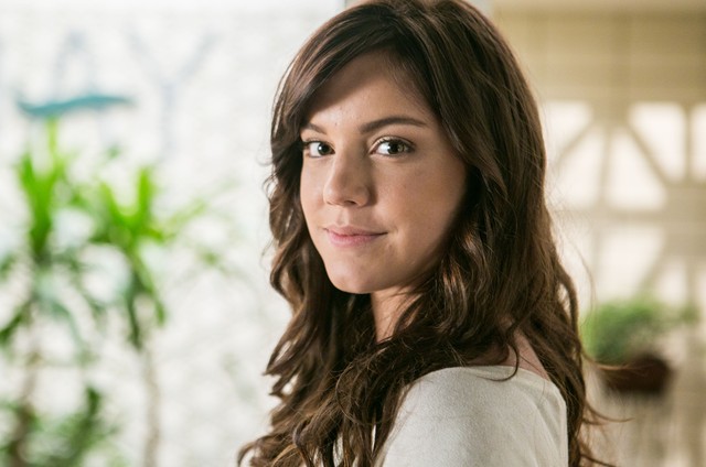 Alice Wegmann Termina Faculdade E Faz Monografia Sobre Novela - TV Foco