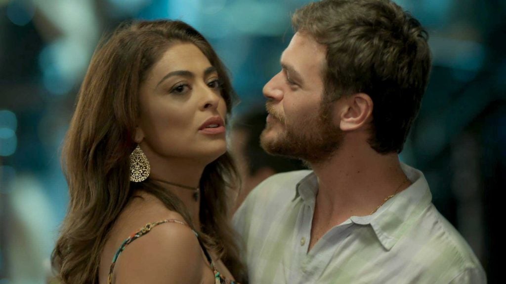 Bibi (Juliana Paes) e Rubinho (Emílio Dantas) em cena de "A Força do Querer" (Foto: Reprodução/Globo)