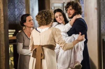 Anna (Isabelle Drummond) e Joaquim (Chay Suede) em cena de 'Novo Mundo'
(Foto: Globo/João Miguel Júnior)