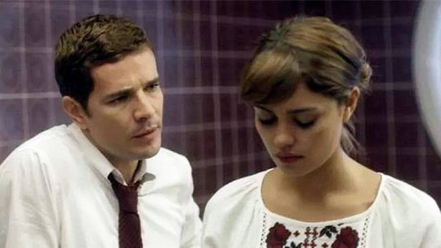 Vitor (Daniel de Oliveira) e Alice (Sophie Charlotte) em "Os Dias Eram Assim" (Foto: Divulgação)