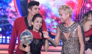 Xuxa e a dupla vencedora do "Dancing Brasil", Maytê e Paulo Victor (Foto: Blad Meneghel)