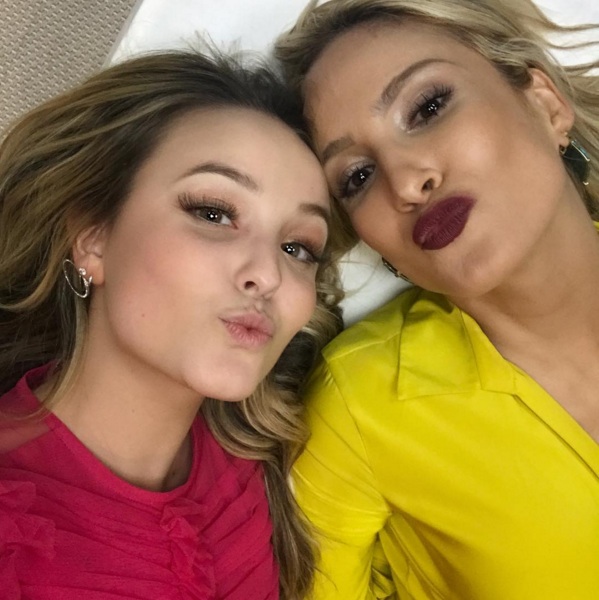 Larissa Manoela se derreteu em elogios para Claudia Leitte. (Foto: Reprodução/Instagram)