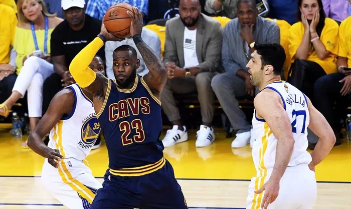 Golden State Warriors e Cleveland Cavaliers disputam finais da NBA. (Foto: Divulgação)