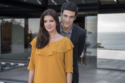 Maria Pia (Mariana Santos) e Eric (Mateus Solano) em 'Pega Pega'
(Foto: Globo/Estevam Avellar)