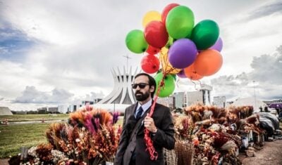 Júlio Andrade na série 