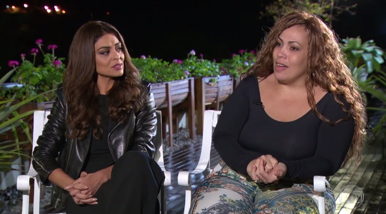 Juliana Paes e Fabiana Escobar em entrevista ao Fantástico; escritora quer participar de A Fazenda na Record (Foto: Reprodução/Globo)