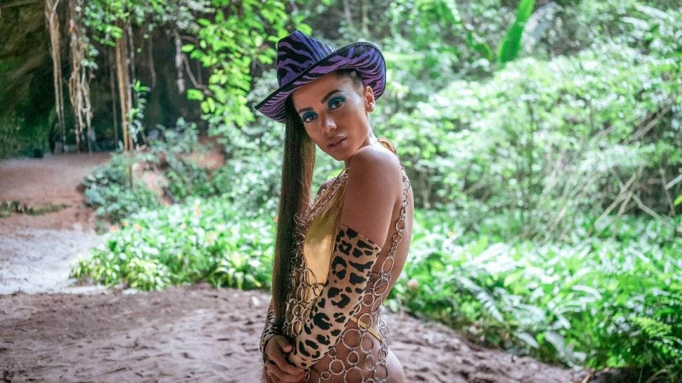 Anitta Faz Segredo Sobre Novo Clipe Saiba Quando A Cantora Deve Lançar Vai Malandra Tv Foco