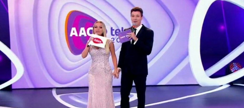 Eliana e Rodrigo Faro no Teleton 2017. (Foto: Reprodução/SBT)