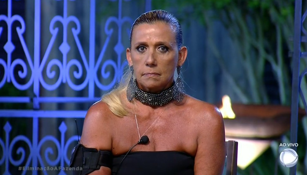 Rita Cadillac em noite de eliminação na A Fazenda (Foto reprodução)