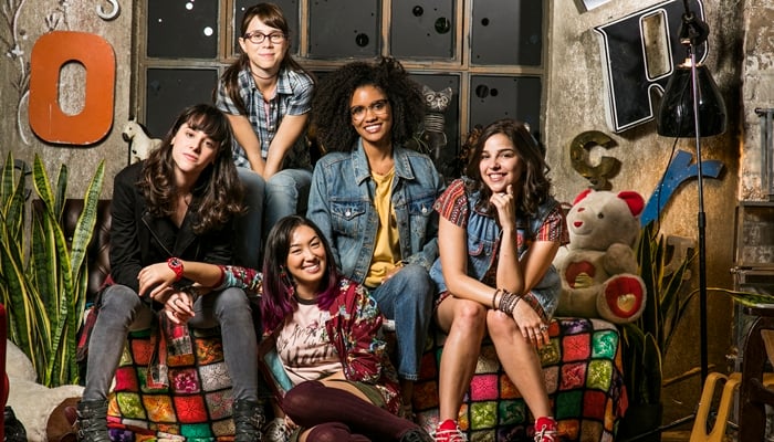 Lica (Manoela Aliperti), Benê (Daphne Bozaski), Tina (Ana Hikari), Ellen (Heslaine Vieira) e Keyla (Gabriela Medvedovski) (Foto: Globo/Sergio Zalis)