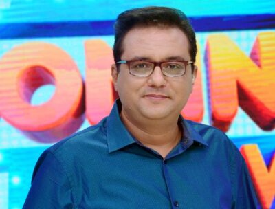 O apresentador do Domingo Show está solteiro! (Foto: Record)