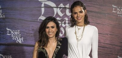 Tatá Werneck e Bruna Marquezine na coletiva de Deus Salve o Rei
(Foto: Globo/João Cotta)