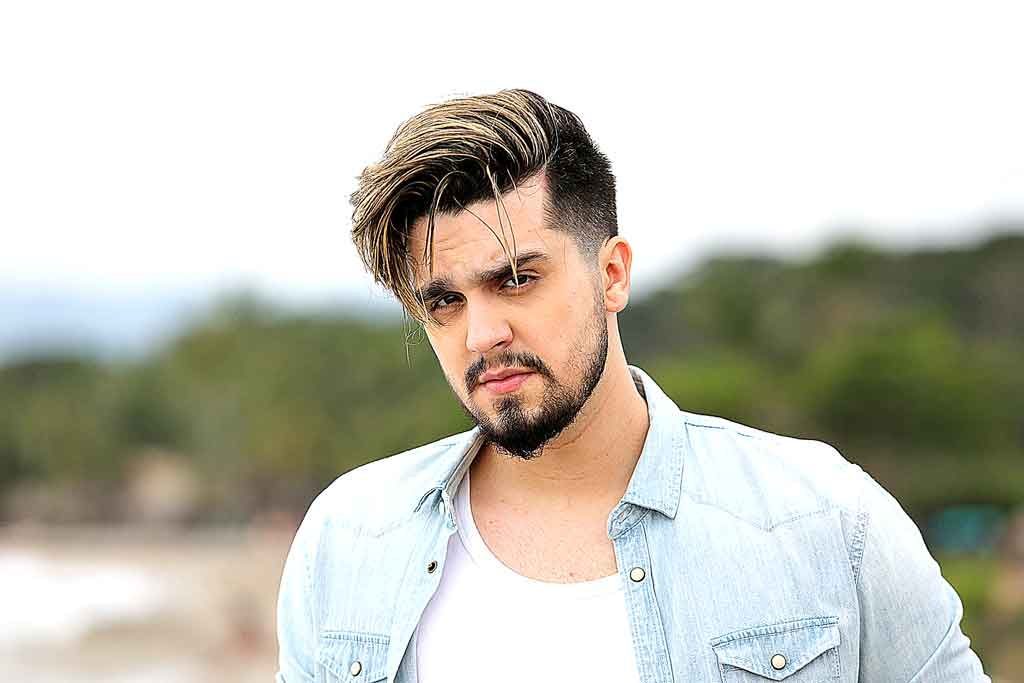 O cantor Luan Santana realizou a gravação do seu novo DVD e exibiu as suas novas tatuagens (Foto: Divulgação)