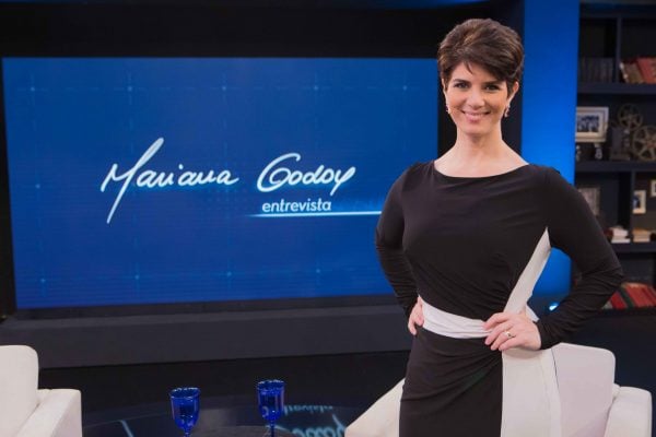 Mariana Godoy da RedeTV! grava talk show com atriz global